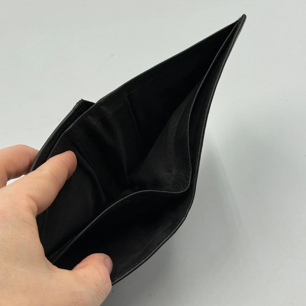 Mountain Logo Mens‎ Black Genuine Leather Bifold Wallet with ID Window